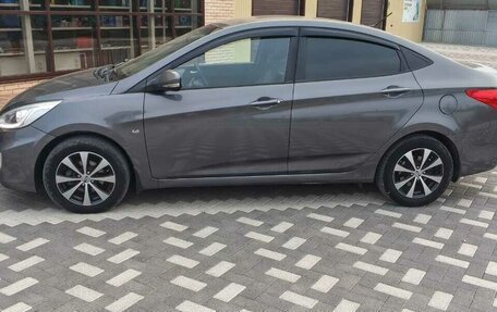 Hyundai Solaris II рестайлинг, 2013 год, 1 050 000 рублей, 4 фотография