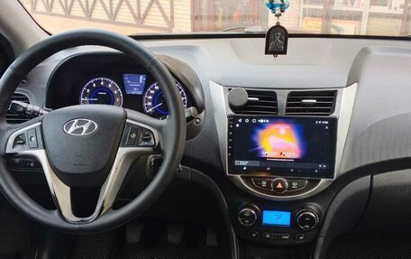Hyundai Solaris II рестайлинг, 2013 год, 1 050 000 рублей, 7 фотография