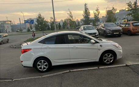 Hyundai Solaris II рестайлинг, 2013 год, 620 000 рублей, 3 фотография
