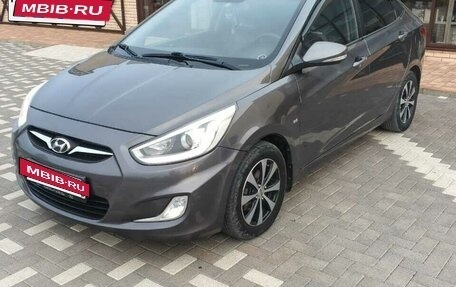 Hyundai Solaris II рестайлинг, 2013 год, 1 050 000 рублей, 3 фотография