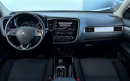 Mitsubishi Outlander III рестайлинг 3, 2018 год, 1 742 800 рублей, 6 фотография