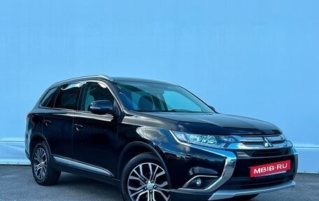 Mitsubishi Outlander III рестайлинг 3, 2018 год, 1 742 800 рублей, 3 фотография