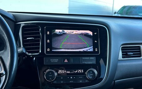 Mitsubishi Outlander III рестайлинг 3, 2018 год, 1 742 800 рублей, 16 фотография