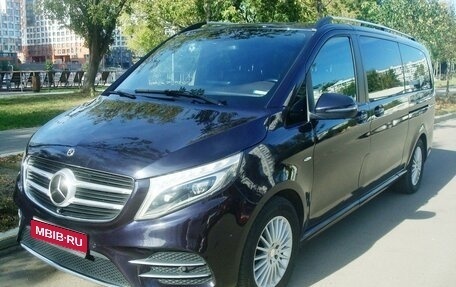 Mercedes-Benz V-Класс, 2017 год, 3 300 000 рублей, 1 фотография