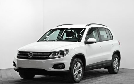 Volkswagen Tiguan I, 2015 год, 1 355 000 рублей, 1 фотография