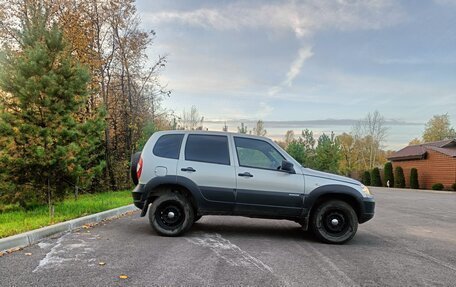 Chevrolet Niva I рестайлинг, 2017 год, 585 000 рублей, 3 фотография