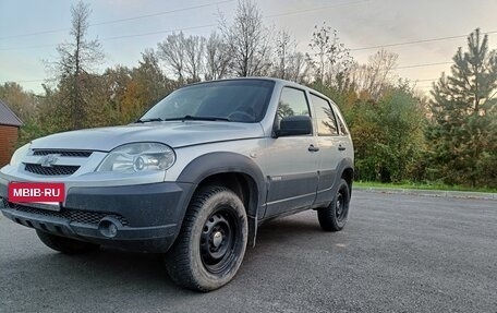Chevrolet Niva I рестайлинг, 2017 год, 585 000 рублей, 4 фотография