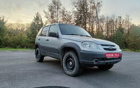 Chevrolet Niva I рестайлинг, 2017 год, 585 000 рублей, 5 фотография