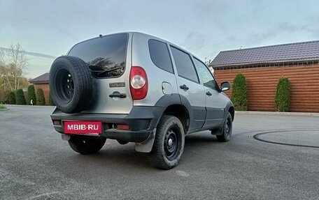 Chevrolet Niva I рестайлинг, 2017 год, 585 000 рублей, 7 фотография