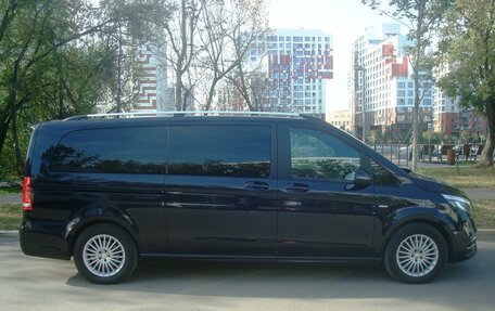 Mercedes-Benz V-Класс, 2017 год, 3 300 000 рублей, 4 фотография