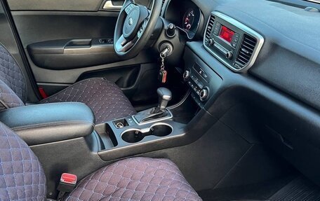 KIA Sportage IV рестайлинг, 2020 год, 1 889 000 рублей, 10 фотография