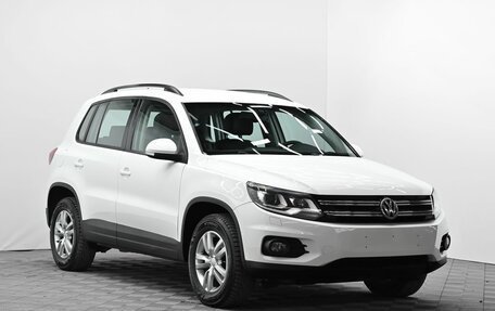 Volkswagen Tiguan I, 2015 год, 1 355 000 рублей, 2 фотография