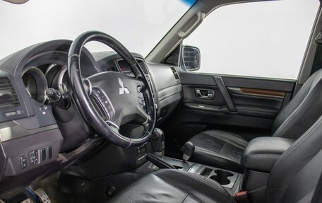 Mitsubishi Pajero IV, 2008 год, 1 140 000 рублей, 10 фотография