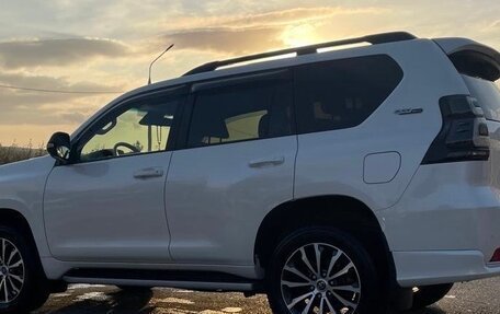 Toyota Land Cruiser Prado 150 рестайлинг 2, 2021 год, 7 250 000 рублей, 4 фотография