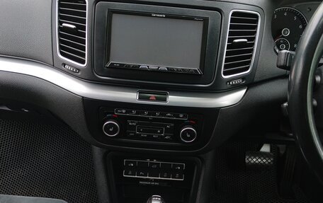 Volkswagen Sharan II, 2011 год, 1 310 000 рублей, 25 фотография