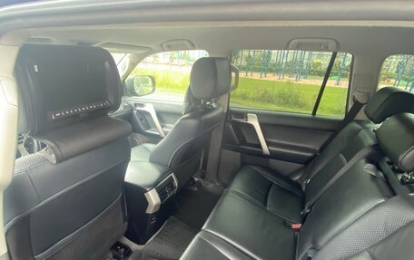 Toyota Land Cruiser Prado 150 рестайлинг 2, 2011 год, 2 400 000 рублей, 2 фотография