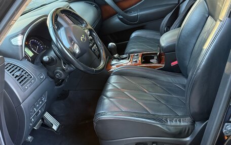 Infiniti QX70, 2014 год, 2 090 000 рублей, 11 фотография