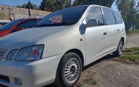 Toyota Gaia, 2001 год, 480 000 рублей, 2 фотография