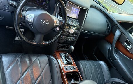 Infiniti QX70, 2014 год, 2 090 000 рублей, 10 фотография