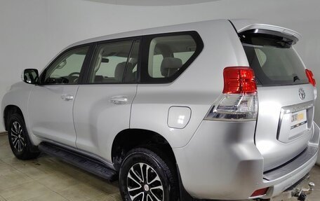 Toyota Land Cruiser Prado 150 рестайлинг 2, 2011 год, 2 350 000 рублей, 7 фотография