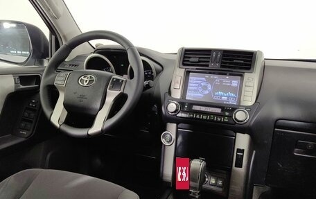 Toyota Land Cruiser Prado 150 рестайлинг 2, 2011 год, 2 350 000 рублей, 9 фотография