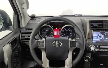 Toyota Land Cruiser Prado 150 рестайлинг 2, 2011 год, 2 350 000 рублей, 11 фотография