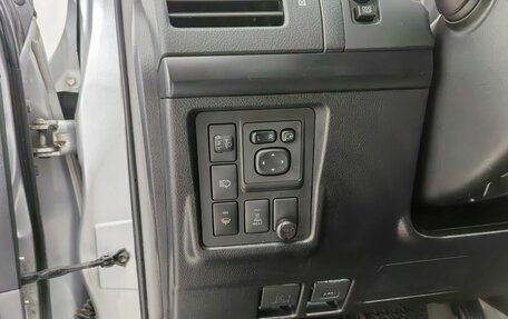 Toyota Land Cruiser Prado 150 рестайлинг 2, 2011 год, 2 350 000 рублей, 23 фотография
