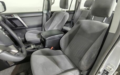 Toyota Land Cruiser Prado 150 рестайлинг 2, 2011 год, 2 350 000 рублей, 28 фотография