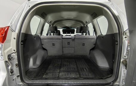 Toyota Land Cruiser Prado 150 рестайлинг 2, 2011 год, 2 350 000 рублей, 33 фотография