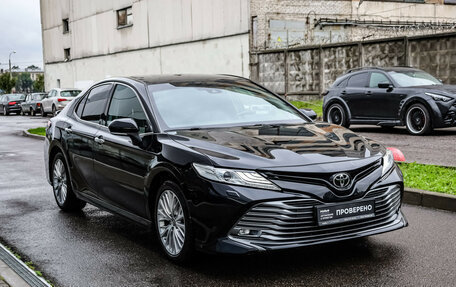 Toyota Camry, 2019 год, 2 399 000 рублей, 3 фотография