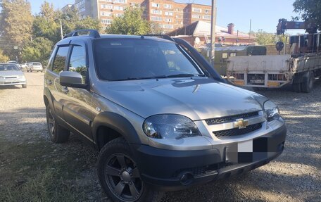 Chevrolet Niva I рестайлинг, 2017 год, 990 000 рублей, 1 фотография