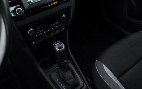 Skoda Rapid I, 2017 год, 1 350 000 рублей, 10 фотография