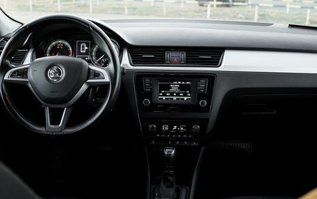 Skoda Rapid I, 2017 год, 1 350 000 рублей, 8 фотография