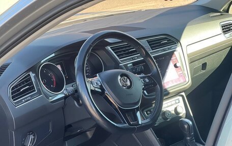 Volkswagen Tiguan II, 2018 год, 2 250 000 рублей, 5 фотография
