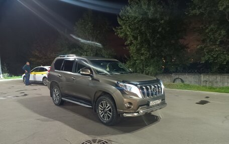 Toyota Land Cruiser Prado 150 рестайлинг 2, 2014 год, 4 200 000 рублей, 3 фотография