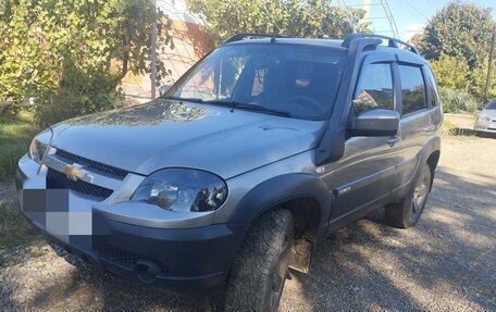 Chevrolet Niva I рестайлинг, 2017 год, 990 000 рублей, 3 фотография