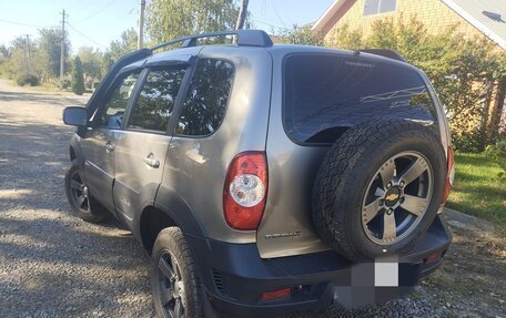 Chevrolet Niva I рестайлинг, 2017 год, 990 000 рублей, 7 фотография