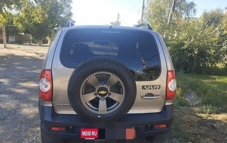 Chevrolet Niva I рестайлинг, 2017 год, 990 000 рублей, 8 фотография