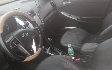 Hyundai Solaris II рестайлинг, 2015 год, 1 300 000 рублей, 6 фотография