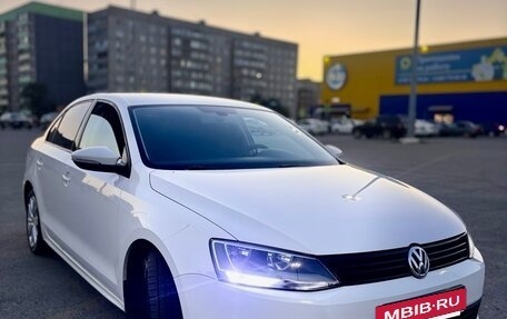 Volkswagen Jetta VI, 2014 год, 1 100 000 рублей, 2 фотография