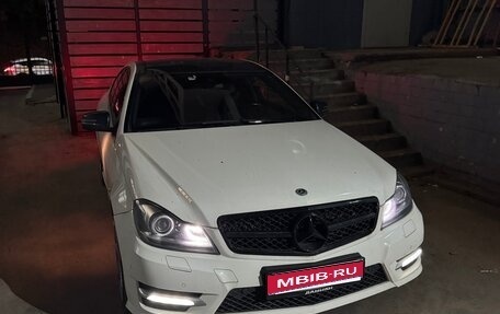 Mercedes-Benz C-Класс, 2012 год, 1 500 000 рублей, 1 фотография