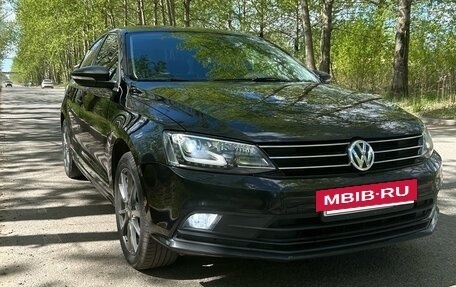 Volkswagen Jetta VI, 2017 год, 1 350 000 рублей, 2 фотография