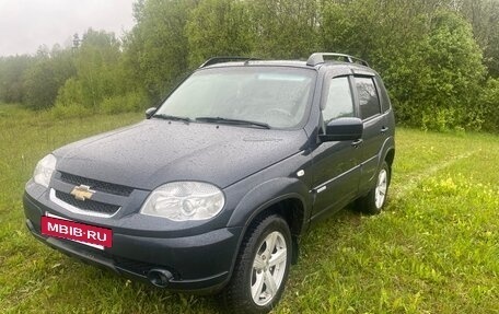 Chevrolet Niva I рестайлинг, 2012 год, 555 000 рублей, 2 фотография