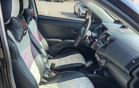 Mitsubishi Outlander III рестайлинг 3, 2011 год, 1 600 000 рублей, 13 фотография