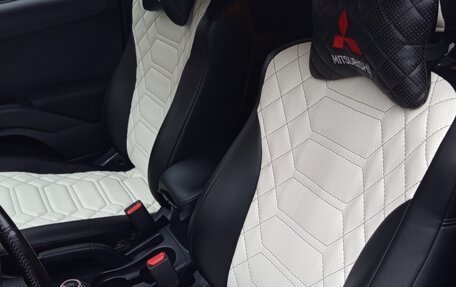 Mitsubishi Outlander III рестайлинг 3, 2011 год, 1 600 000 рублей, 14 фотография
