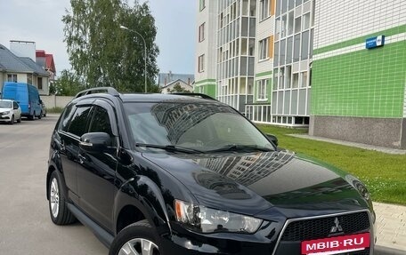 Mitsubishi Outlander III рестайлинг 3, 2011 год, 1 600 000 рублей, 8 фотография