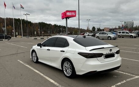 Toyota Camry, 2021 год, 2 500 000 рублей, 4 фотография