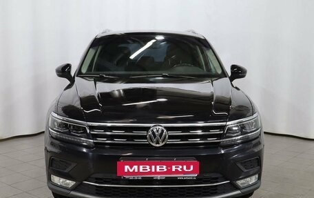 Volkswagen Tiguan II, 2017 год, 2 289 000 рублей, 2 фотография