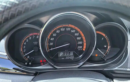 Toyota Yaris XP150 рестайлинг, 2022 год, 1 300 000 рублей, 11 фотография