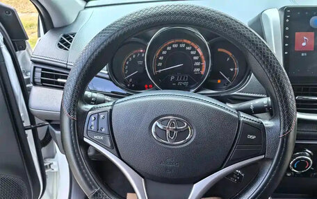 Toyota Yaris XP150 рестайлинг, 2022 год, 1 300 000 рублей, 10 фотография